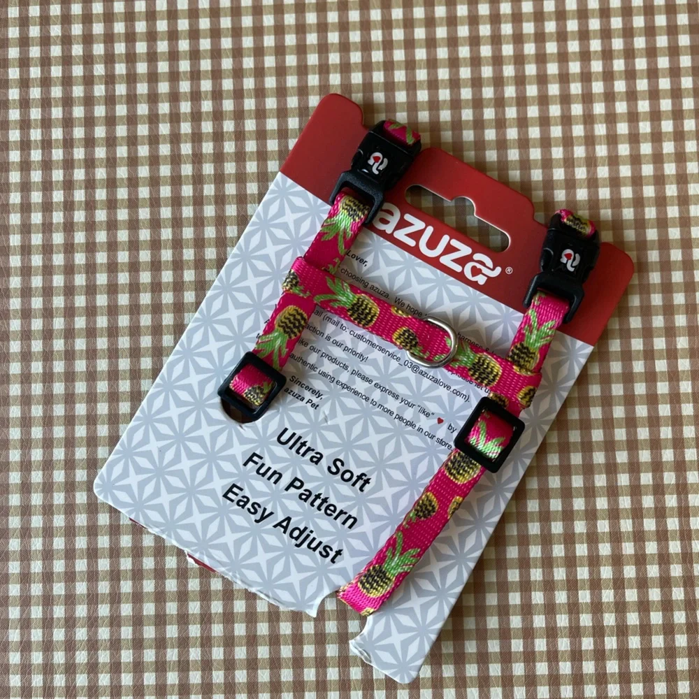 Azuze Cat Collar pineapple print. New